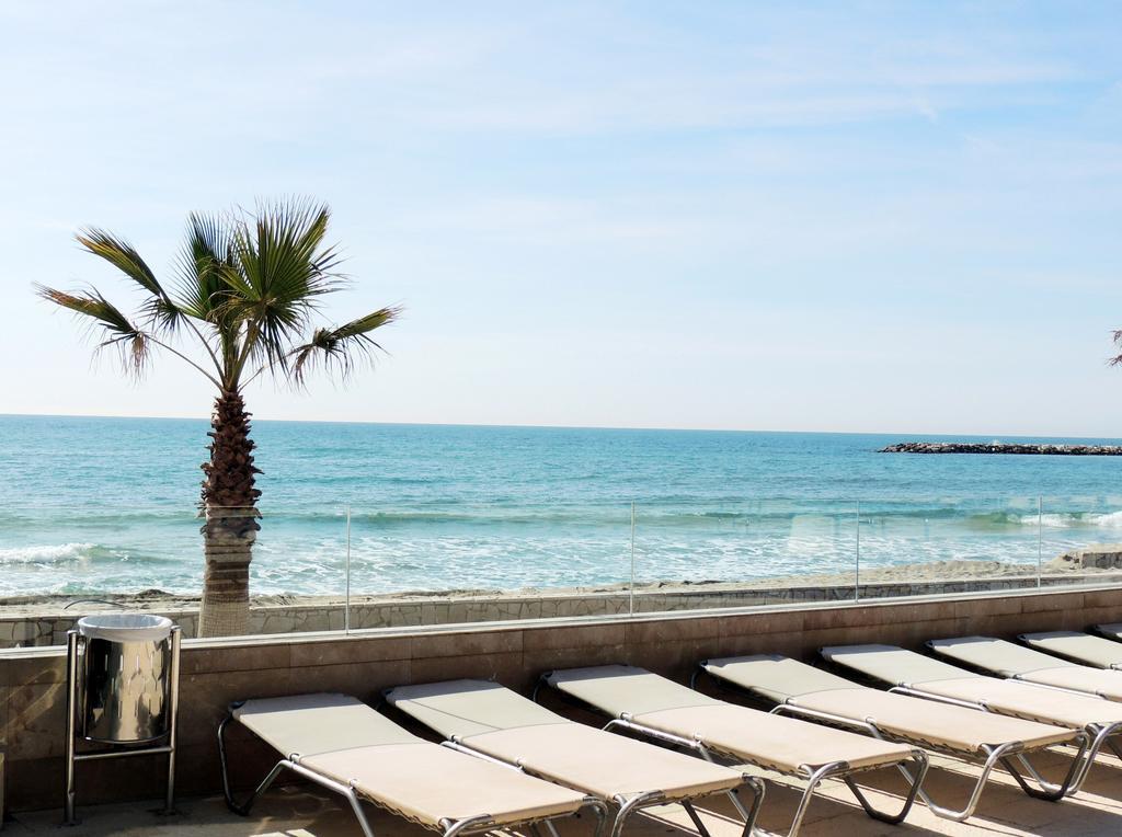 Apartamentos Turisticos Augustus Cambrils Dış mekan fotoğraf