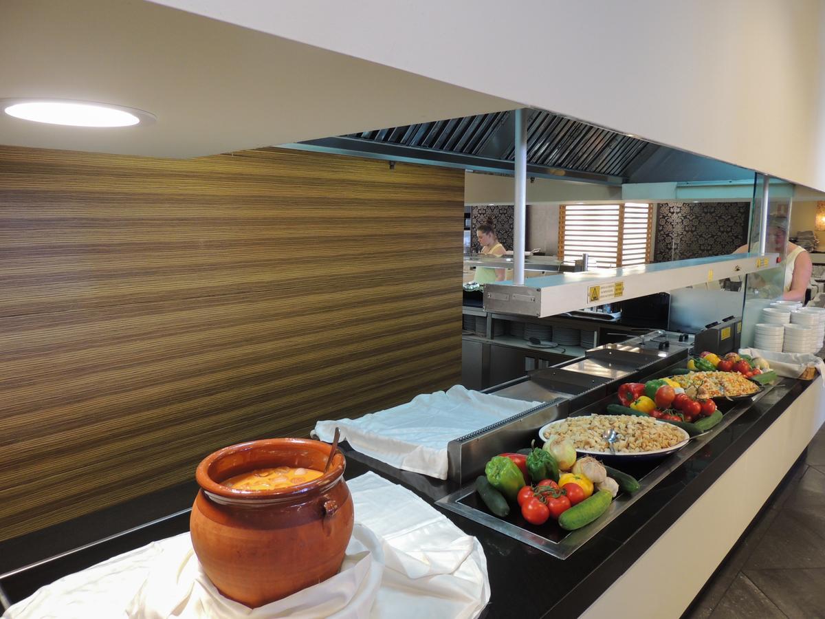 Apartamentos Turisticos Augustus Cambrils Dış mekan fotoğraf